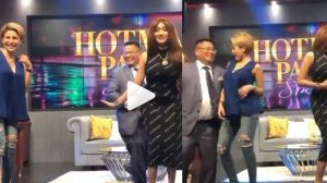 Nikita Mirzani Buka Baju Didepannya, Hotman Paris Kabur