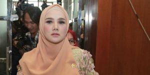 Mulan Jameela Banjir Cibiran Usai Bagikan Foto Rapat Paripurna, Netizen: Kerja Woy!