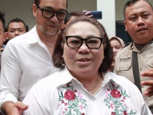 Beredar Foto Pasangan Mirip Nunung dan Suami Kepergok Pelesiran Ke Solo, Sudah Bebas?