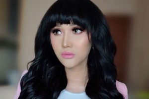 Tampil Secantik Barbie Jelang Nikah 2020, Leher Panjang Lucinta Luna Jadi Sorotan