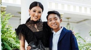 Viral Video Betrand Peto Tak Sengaja Sentuh Dada Sarwendah