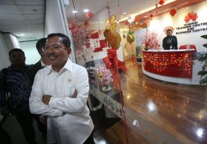 Minta Masyarakat Tenang soal Penyebaran Virus Corona, Menkes Terawan: Enjoy Saja