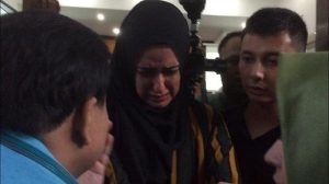 Fairuz A Rafiq Pingsan Usai Dicecar soal Organ Intim di Sidang Kasus Ikan Asin