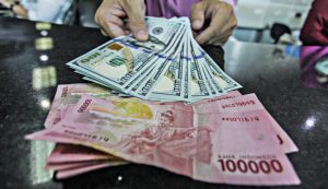 Rupiah Dibuka Menguat di Level Rp13.670/USD