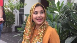 Anak Mendekam Dipenjara, Ayu Azhari Jualan Kopi