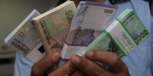 Dolar AS Perkasa, Rupiah Melemah ke Rp13.910/USD