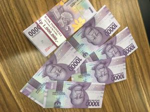 Rupiah Dibuka Melemah Dekati Rp13.900/USD di Awal 2020