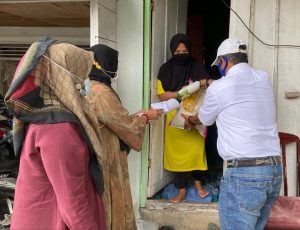 Ditinggal Suami Meninggal Mendadak,Guru Honorer SLB Terima Bantuan  Andre Rosiade