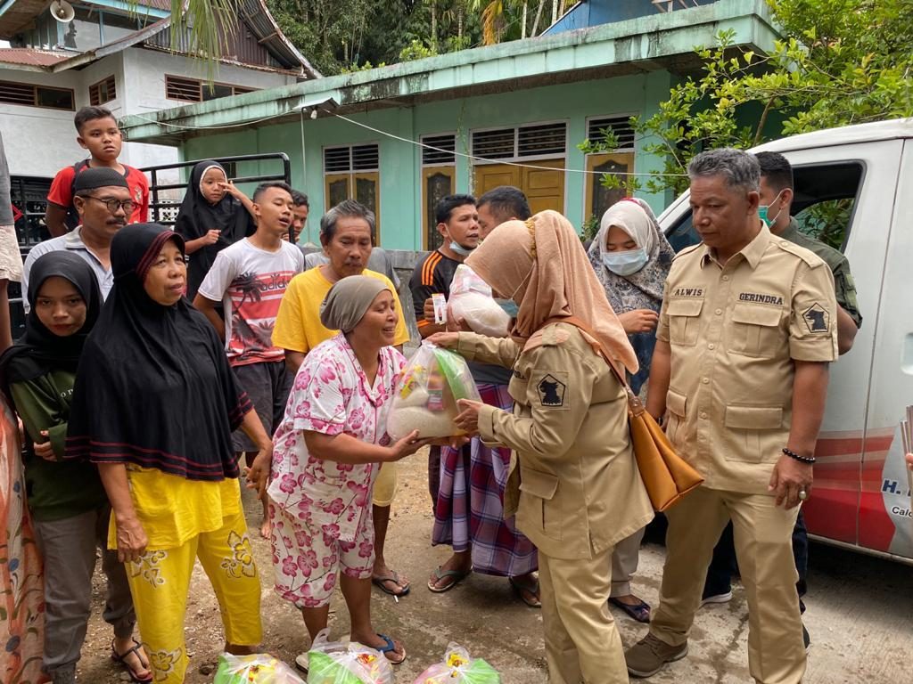 Curah Hujan Tinggi Bungus Terkepung Banjir,Andre Rosiade Turunkan Tim