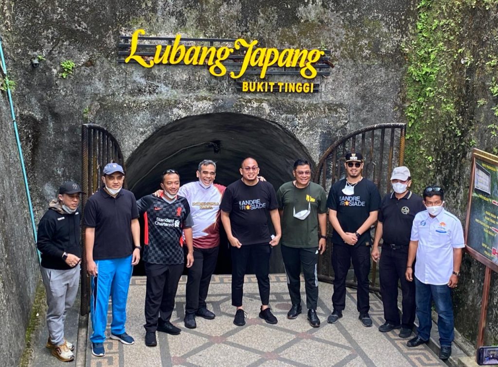 Destinasi Wisata Halal,Andre Rosiade Bersama Ahmad Muzani Masuki Lobang Jepang