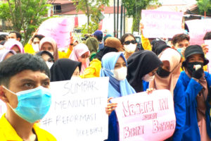 Mahasiswa Sumbar Kritik Tujuh Tahun Kepemimpinan Jokowi