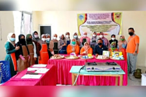 Dosen UNP Latih Olah Makanan Sehat Bernilai Ekonomi di Tengah Pandemi