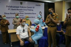 Vaksinasi di Sumbar Rendah, Targetkan 50 Persen Hingga Akhir Oktober