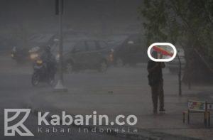 Warga Jakarta Diminta Waspada Hadapi Cuaca Buruk