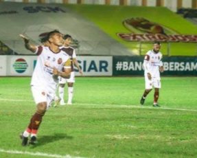 Dedi Persembahkan Gol Kemenangan untuk Semen Padang FC
