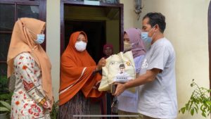 Andre Rosiade Beri Bantuan Modal untuk Penjual Sambal Harian di Ampang