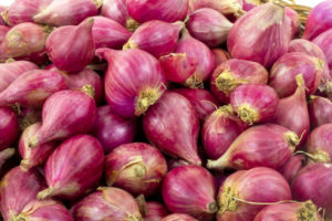 Harga Bawang Merah Naik, Warga Koto Tinggi Tanggap Biasa