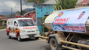 Andre Rosiade Puji DPC Gerindra Padang Salurkan Air Bersih untuk Warga Batu Gadang yang Kekeringan