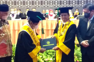 Menteri Era SBY, Fahmi Idris Raih Profesor Kehormatan dari UNP
