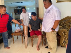 Verry Mulyadi Serahkan Bantuan Andre untuk Raditya Alvaro Mantan Pemain PSP