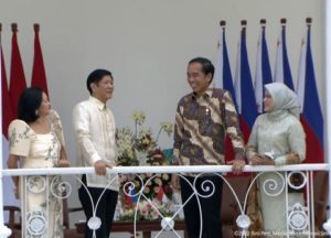 Sambut Kedatangan Presiden Filipina Jokowi Ajak Menanam Pohon Kayu Ulin
