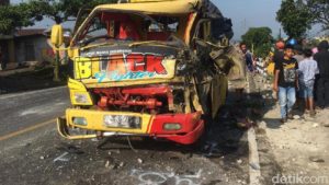 6 Orang Tewas Kecelakaan Bus Tabrak 4 Mobil dan Tugu di Wonosobo