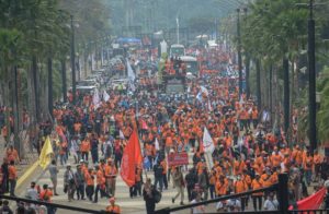 Hari Ini 50 Ribu Buruh Demo Kepung Istana  Untuk Sampaikan 6 Tuntutan