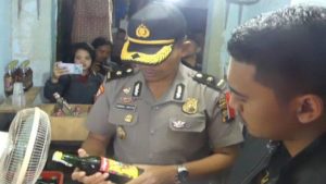 Polisi Gerebek Gudang Miras dan Sita Ribuan Botol Miras Dengan Berbagai Merek di Banyumas