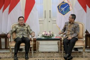 Pertemuan Pertama Ridwan Kamil dan Heru Budi  Membahas Persoalan Banjir yang Sering Melanda Jakarta