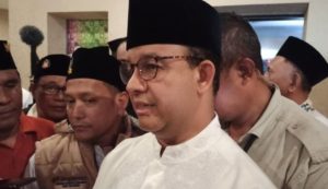 Anies Baswedan Hadiri Undangan dan Peluk Amien Rais Saat Tiba di Rakernas