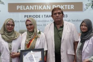 Kisah Inspiratif Satu Keluarga Lulusan Dokter