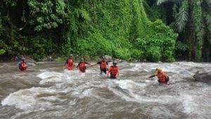 Hilang Terseret Arus Sungai Nenek 80 Tahun Belum Ditemukan