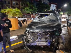 Mobil Dinas Kemenhan Terlibat Kecelakaan Dikendarai Remaja Dan Tabrak Ojol
