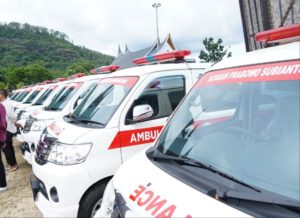 Prabowo Serahkan 20 Ambulans untuk Rumah Sakit di Sumbar
