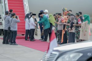 Disambut Gubernur Sumbar, Wapres RI Tiba di Padang