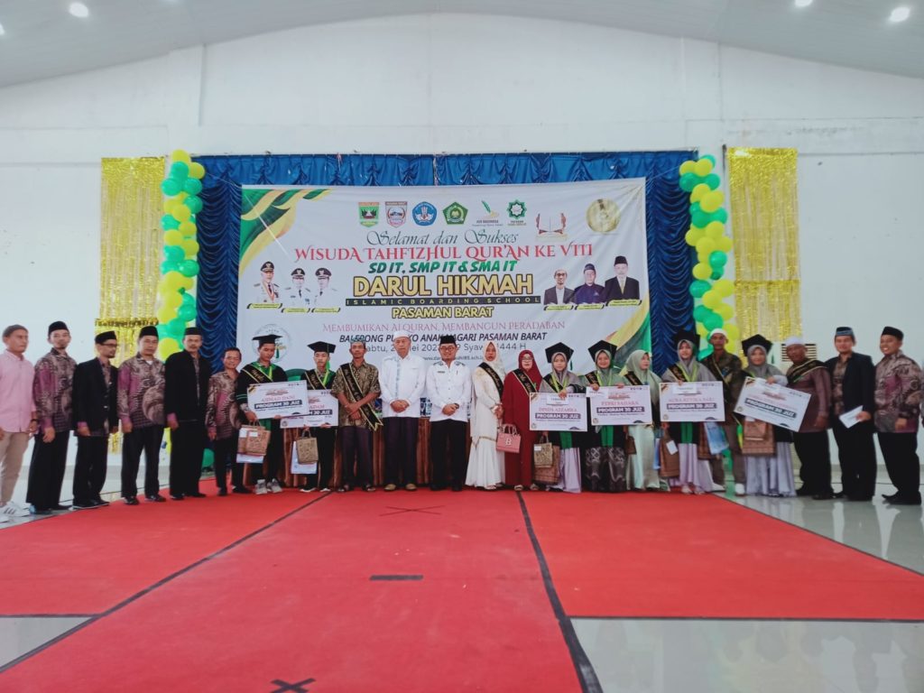 Bupati Pasbar Apresiasi Wisuda Tahfizhul Qur’an Darul Hikmah ke -8, Lahirkan 6 Orang Hafizh 30 Juz