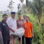 Peduli, Verry Mulyadi Serahkan Ribuan Bibit Ikan di Lubuk Begalung
