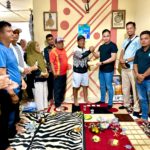 Naliansyah Emiel Nisya Serahkan Uang Pembinaan, Warga: Terima Kasih Bapak Emiel