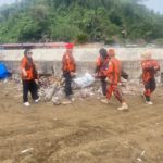 Peringati Sumpah Pemuda, Verry Mulyadi: MPW PP Bersihkan Pantai Air Manis dan Bagikan Air Bersih