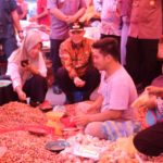 Bupati Sabar AS Tinjau Pasar Kumpulan, Stabilkan Harga Bahan Pokok, Jika Perlu Lakukan Intervensi Pasar