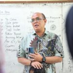 Peduli Peningkatan Kesejahteraan WRSE, Ketua DPRD Sumbar Salurkan Pokir.