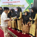 Puluhan Anak Yatim Dapat Santunan dari YPTP dan Pengurus Mesjid Al Mustari Unes