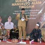 Dapat SK Pengakuan Pengakuan Masyarakat Adat, Ratusan Hektar Hutan di Tinggam, Pasbar Bakal Jadi Hutan Adat