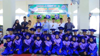 Bupati Sabar AS Hadiri Khatam Qur’an MDTA AL Hidayah Lubuak Baik Nagari Jambak