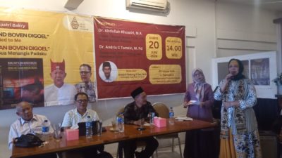 Ketua DPD SatuPena Sumbar Gelar Bedah Buku