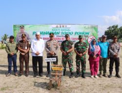 Polres Pasbar Tanam 1.000 Pohon di Pantai Muaro Sasak
