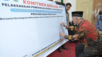 Tandatangi Komitmen Dukungan, Gubernur: PPDB Online Harus Objektif, Transparan, dan Akuntabel
