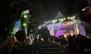 Kolaborasi Orkes Taman Bunga dan Kelompok Seni Tradisi Menjadi Penutup pada Acara Puncak Galanggang #7 Kabupaten Solok