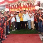 Ribuan Warga Dari Beragai Penjuru Antarkan Paslon MODE Mendaftar Ke KPU Pasaman