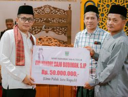 Wakil Ketua DPRD Sumbar, Evi Yandri Safari Ramadhan di Masjid M. Nur Andalas Padang